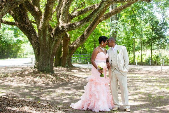 This image has an empty alt attribute; its file name is Stunning_Louisiana_Spring-Wedding-Couple.jpg